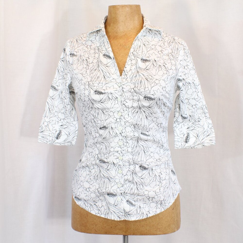 New York & Company Stretch Black and White Floral Buttondown 3/4 Length Sleeves